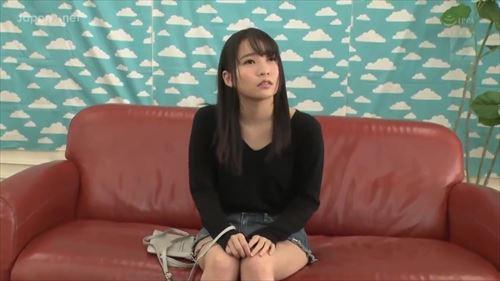 美少女が性的行為を強制され、乳首を触られ、クンニで責められ、イキ果てた。