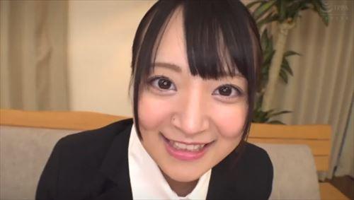 女子大生が男性をナンパ、セクシーなことをする。