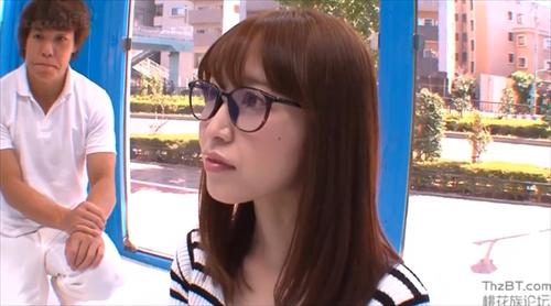 巨尻の女の子をナンパして、部分的に体重を落とす。
