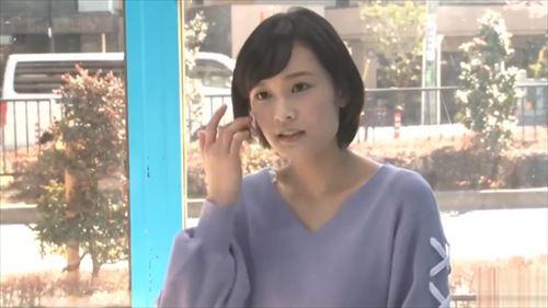 可愛い女の子が制服姿で感じてしまう。