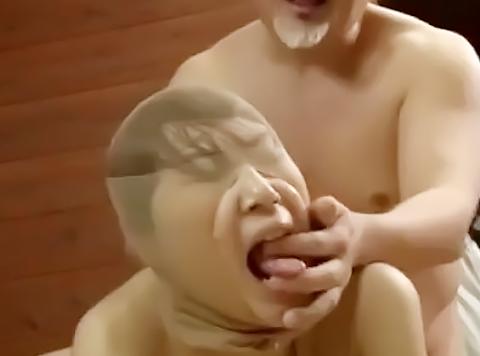 美女がストッキングを被せられブス顔で手荒く陵辱されて犯される！