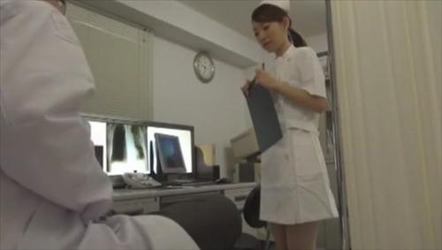 医者の自慰目撃完全勃起陰茎を吸うフェラから挿入セックス、性行為。