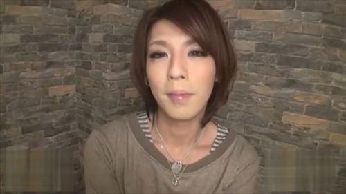 逞しい男の性器を少女が頬張る。嬌声と共に敏感に反応し、性欲を解放する