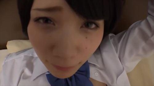 美少女の妹は誘惑するようなパンチラで兄を誘惑し、理性崩壊させました