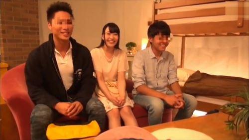 寝ている間に男性器を求める、密着した行為