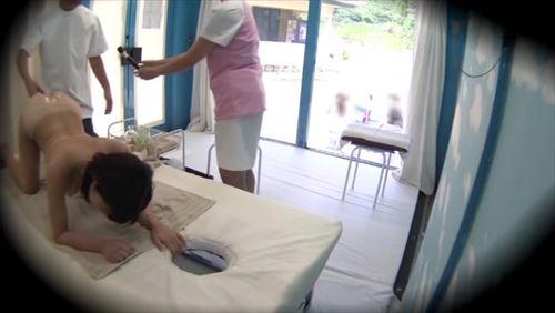 未成年少女に性的行為を強要し妊娠させる