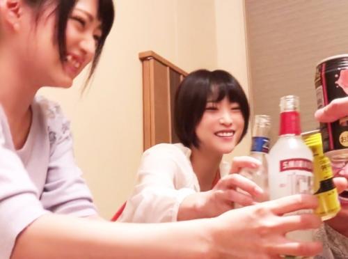 スパで休憩中の清楚ギャル2人組を発見、テンション高めにお酒に誘ってみた！