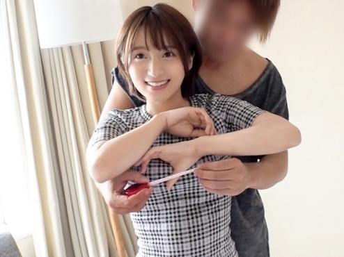 秋葉原でナンパ開始！娯楽用品の市場調査のティで声をかけた、ショートヘアーが素敵な「りんちゃん 19歳 学生」