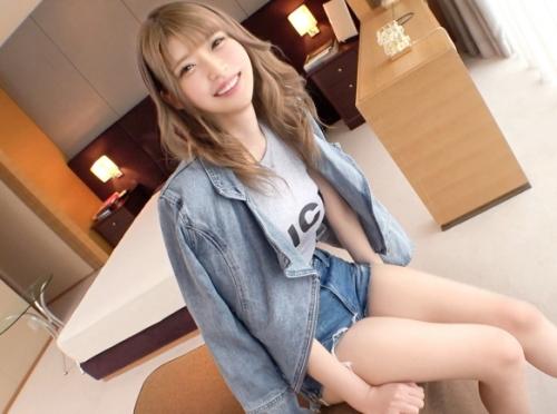 スレンダー美脚のアパレル店員がＡＶ体験撮影！「かほちゃん 20歳」ぱいぱんオマ〇コが性感帯のようです！