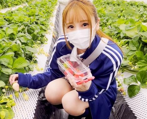 制服ＪＫ中出し！被写体募集で知り合った「そらちゃん」と撮影も兼ねていちご狩りへ、その後にホテルへ移動し…