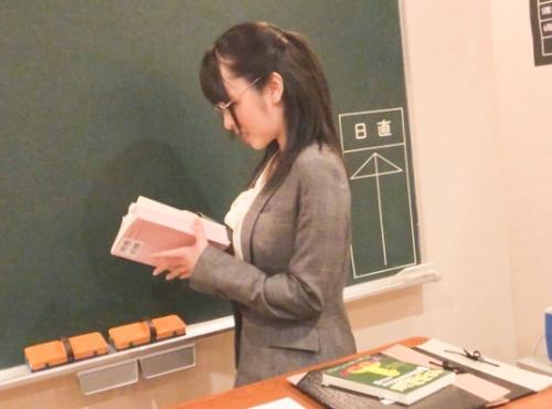 個人撮影…女教師と生徒のプレイで中出しセックス！「かなで・22歳」と趣向を変えてハメてみた！