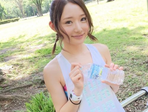 ジョギング女子ナンパ！新宿中央公園で声をかけた「まいちゃん21歳」にマッサージをしてあげるとホテルに連れ込む！