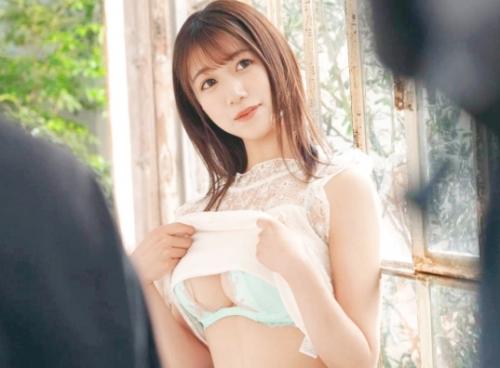 新人！美しい曲線を描くGカップ巨乳、スポーツで鍛えた引き締まったボディ、清楚で癒し系「蒼乃美月」がＡＶデビュー！