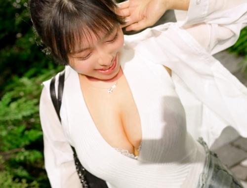 潮吹き＆中出し！超強烈デカパイの「つじまる 女子大生」がイキ潮吹きまくりの絶頂性交！