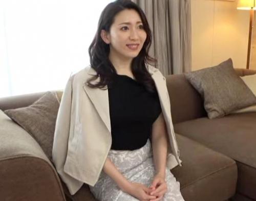 魔性の色気と透明感抜群の美ボディの巨乳人妻がＡＶ出演！「ひかり 33歳 社長秘書」はセフレに勧められ応募してきました！