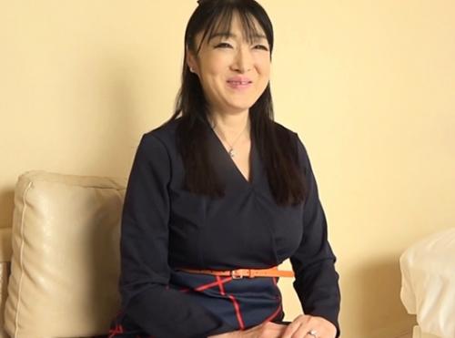 五十路美熟女中出し性交！Ｇカップ巨乳、53歳の奥様は元レースクイーン、今は肉が垂れ下がった円熟ダイナミックボディ！