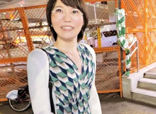 ザーメンが大好きな女教師がＡＶ応募出演！最近オナニーばかりで我慢も限界の「りくさん 28歳 高校教師」