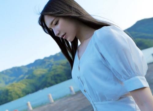 極上スタイルの美少女「如月えれな」ＡＶデビュー！チャームポイントはクビレと笑顔です！