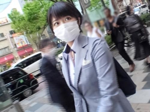 原宿で花粉症インタビュー形式のナンパ開始！スーツ姿の「まゆみさん 26歳」はバツ１の奔放な女性だった！