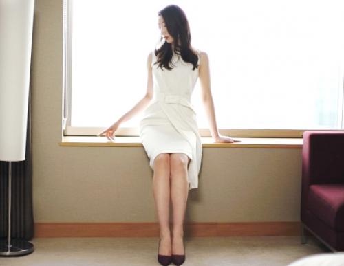 身体の疼きを抑え切れない美人なお姉さんがＡＶ出演！「小山優子さん 30歳」は舞台女優、30過ぎてから性欲が高まって…