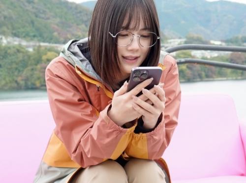 ワンルーム中出し性交！地味な陰キャ女子と、不眠症のダメニート男が出会う！【涼森れむ】
