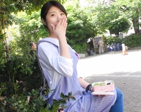渋谷でナンパを始めるが成果なし…公園でお弁当を食べていた「そらさん 24歳 保育士」に話しかけてみた！
