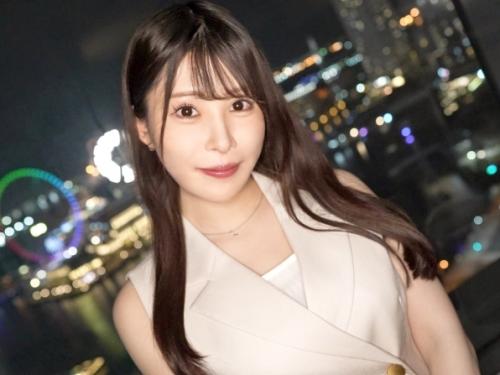 昼は保育士、副業でラウンドガールをしている人妻がＡＶ体験撮影！Ｇカップ巨乳でスタイルバツグンな「れなさん 年齢秘密」