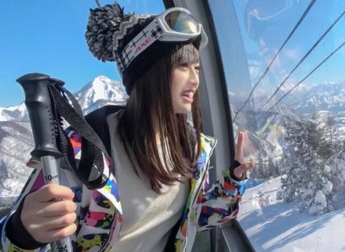 雪山ナンパ！一人でスキー場で自撮りしている可愛い女の子を発見、スキーを教えてあげて距離を縮める！