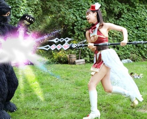 異世界転生！【永瀬みなも】Ｇカップ巨乳、異世界みなもが最強セクシー装備で悪の帝王に立ち向かう！