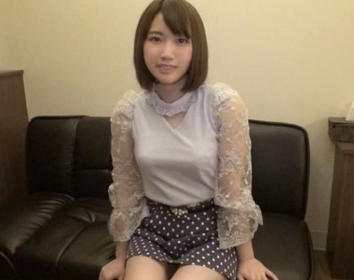 カラオケボックスで働く、今時のお洒落な女の子がＡＶ体験撮影！「はるちゃん 20歳」ムラムラしたらカラオケで発散してます！