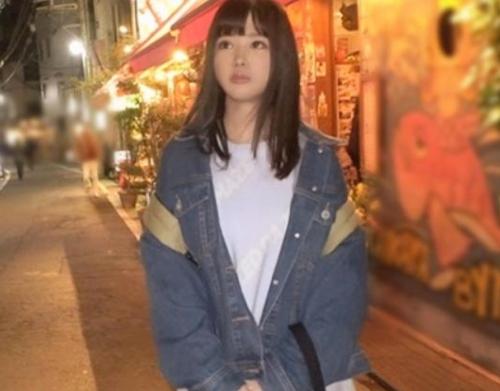 素朴そうな19歳の専門学校生をナンパ、たぼたぼな服を脱がせると結構な巨乳だった！