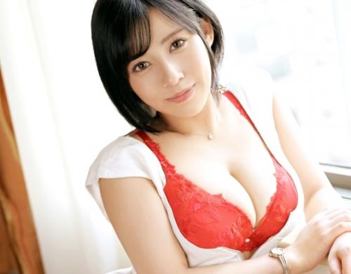 ダイナマイトボディの美人エステシャンがＡＶ出演！「舞香さん 26歳」美人なお姉さんが淫らに乱れる！