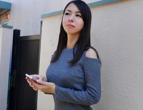 パイパンおまんこ中出し！事務職をしている「あやめさん」出会いも無く彼氏もセフレもいないそうです！