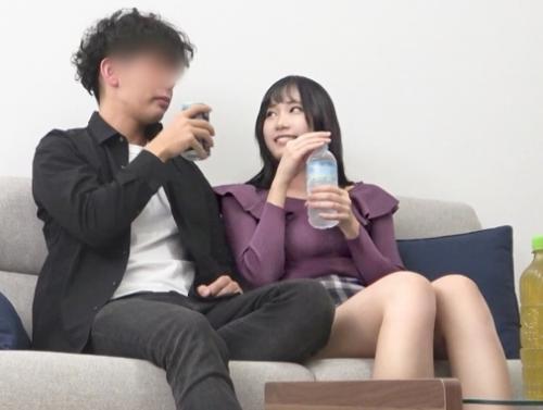 ヤリ部屋セックス隠し撮り！拾った財布を交番に届けたら持ち主から連絡があった、高身長で巨乳「さやかちゃん 23歳」