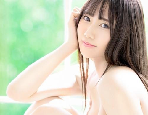 美白美乳Ｆカップ、パーフェクトボディの19歳「	斎藤あみり」が、プレステージから専属デビュー！