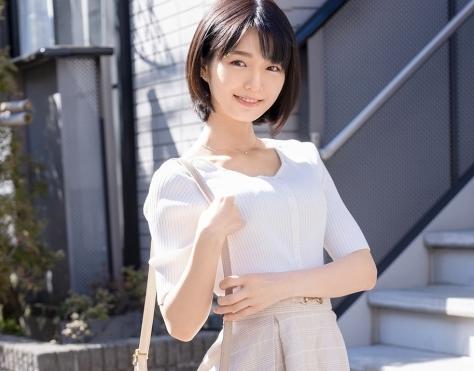 清楚系美少女ＡＶ女優「倉本すみれ・20歳」を男性宅にデリバリー！素人男性やＡＶ男優の元に訪問！