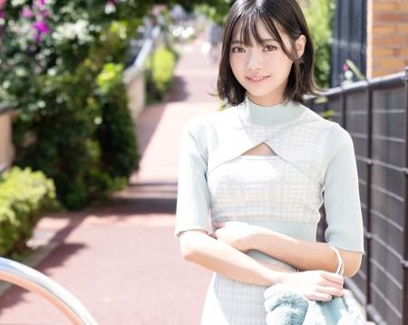 絶対的美少女【粒楽あむ】素人宅にデリバリー！大きな瞳にあどけない顔の「あむちゃん」が一生懸命ご奉仕します！