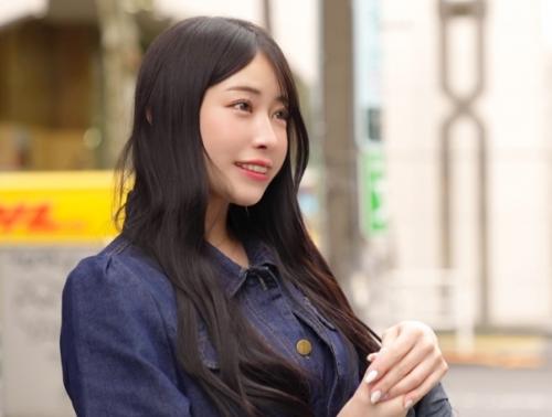 彼氏はいるけど他の男も夢中にさせたい小悪魔お姉さん！「カレンさん 25歳」が本命男と生ハメセックス！