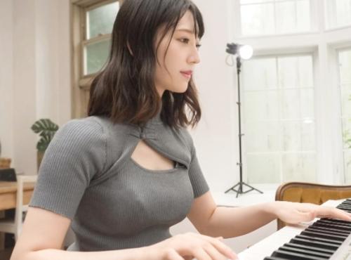 究極のプロポーションと圧倒的痴性で見るものを虜にする女優【瀧本雫葉】が、台本や演技無しの最高のセックスを見せる！