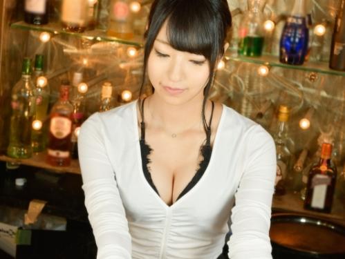 街で噂の激カワ看板娘に出演交渉！池袋のバーで働く清楚系スレンダーボディ「ちあきちゃん20歳」