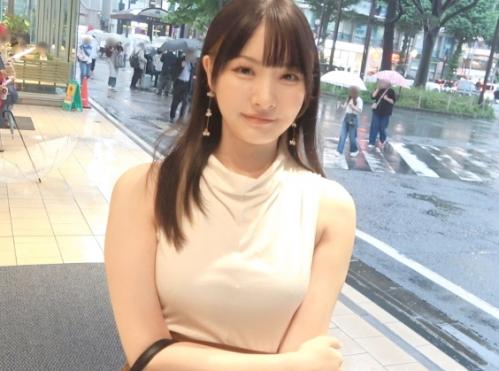 ホテルのフロントで働いている美人なお姉さんがＡＶ体験撮影！おっぱいとお尻が大きな「ゆいさん24歳」