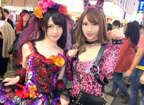 ハロウィンナンパ！小悪魔セクシー美女「りあちゃん21歳」＆ピンク女豹の巨乳ギャル「リンちゃん20歳」と乱痴気騒ぎ！