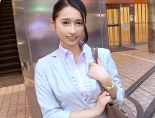 綺麗なＯＬさんナンパ！副業をしませんか？と声をかけホテルに移動、警戒心ゼロのＯＬさんに、おちんぽポロリ！