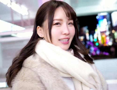 個人撮影ハメ撮り！Ｇカップ巨乳「しおりちゃん 受付嬢」にお願いしたら撮影了承、ついでにゴムを外して生マンコを味わう！