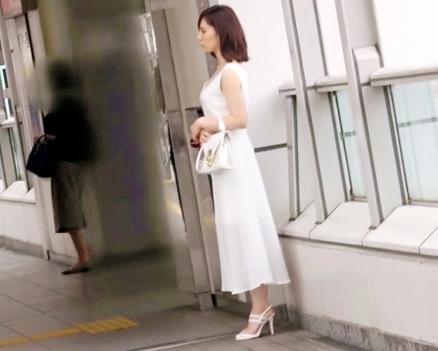 一般素人女性募集！「あんじゅさん 25歳」募集理由はＳＥＸしないと気が狂いそうになる、敏感即イキ体質の変態美女！