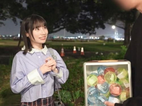 女子大生ナンパ・大量のガチャガチャの中のお題に答えてもらいます！ミニマムボディ「ひなこちゃん 20歳 大学生」