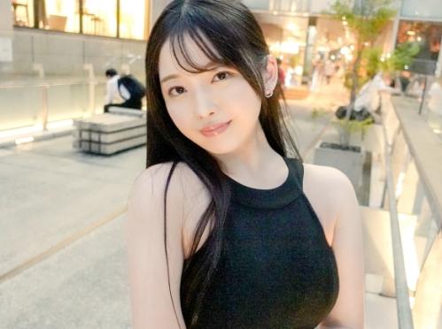 Ｆカップ巨乳で色白黒髪美人がＡＶ初撮り！「れいさん 22歳」おっぱいもお尻も大きいドスケベボディの持ち主！