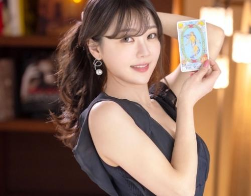 艶肌Ｆカップ巨乳！渋谷にいた美しい占い師を口説いてＡＶデビューさせるＳＥＸドキュメント！