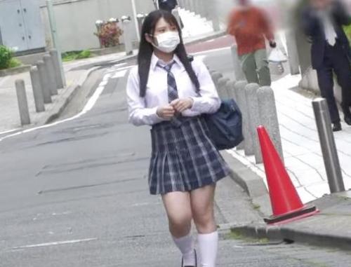 水泳部のあんちゃんと中出しＳＥＸ！部活用の競泳水着に着替えてもらってナマでパコパコ！