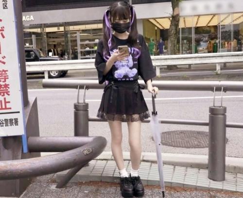 家出中の貧乳美少女「ことにゃん 年齢秘密 無職」は、色んな親切な人に助けてもらいながら生きてます！